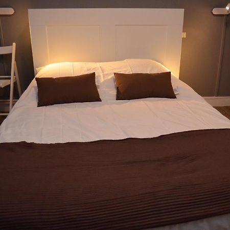 Auberge Du Lac Hotel Marcilly-sur-Tille Ngoại thất bức ảnh